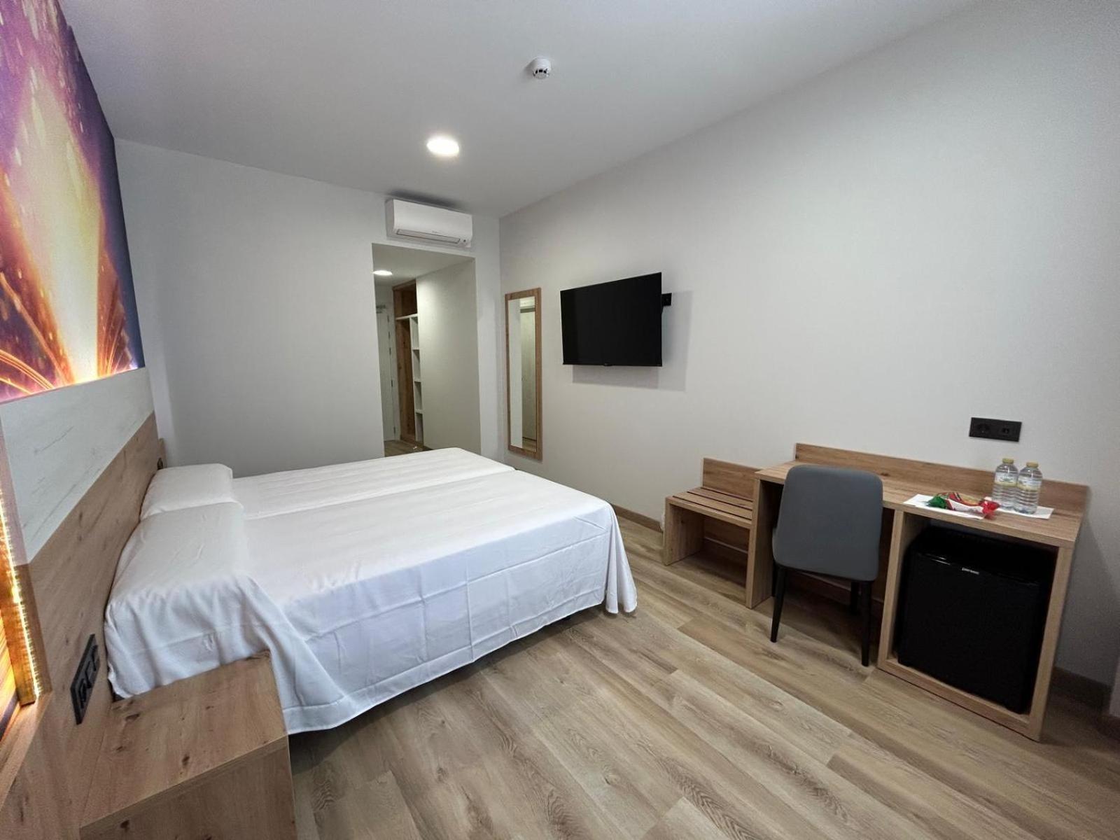 Hotel Javalambre La Puebla De Valverde Exteriör bild